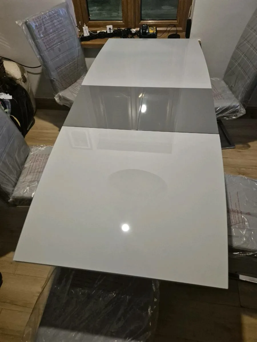 Chantelle dining table and chairs - Image 3