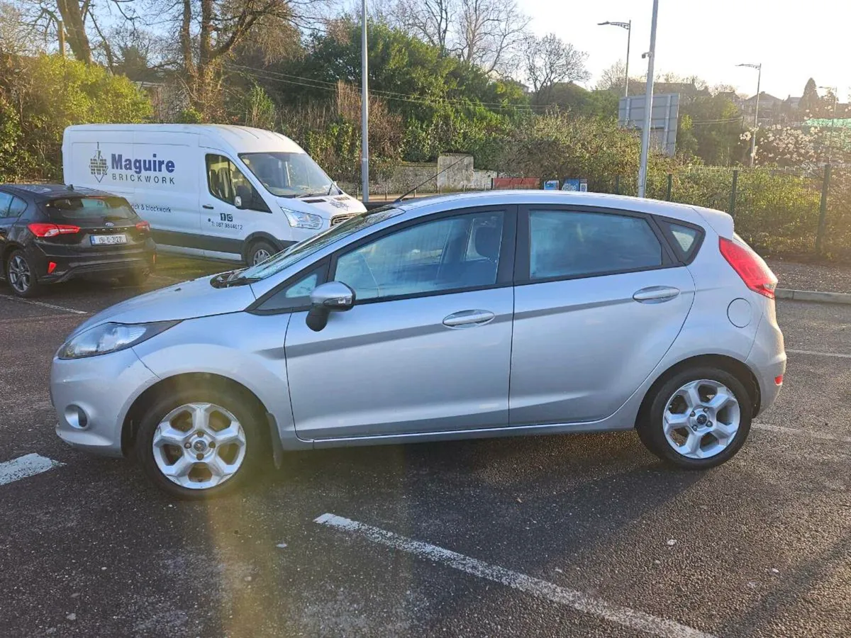 2011 ford fiesta - Image 2