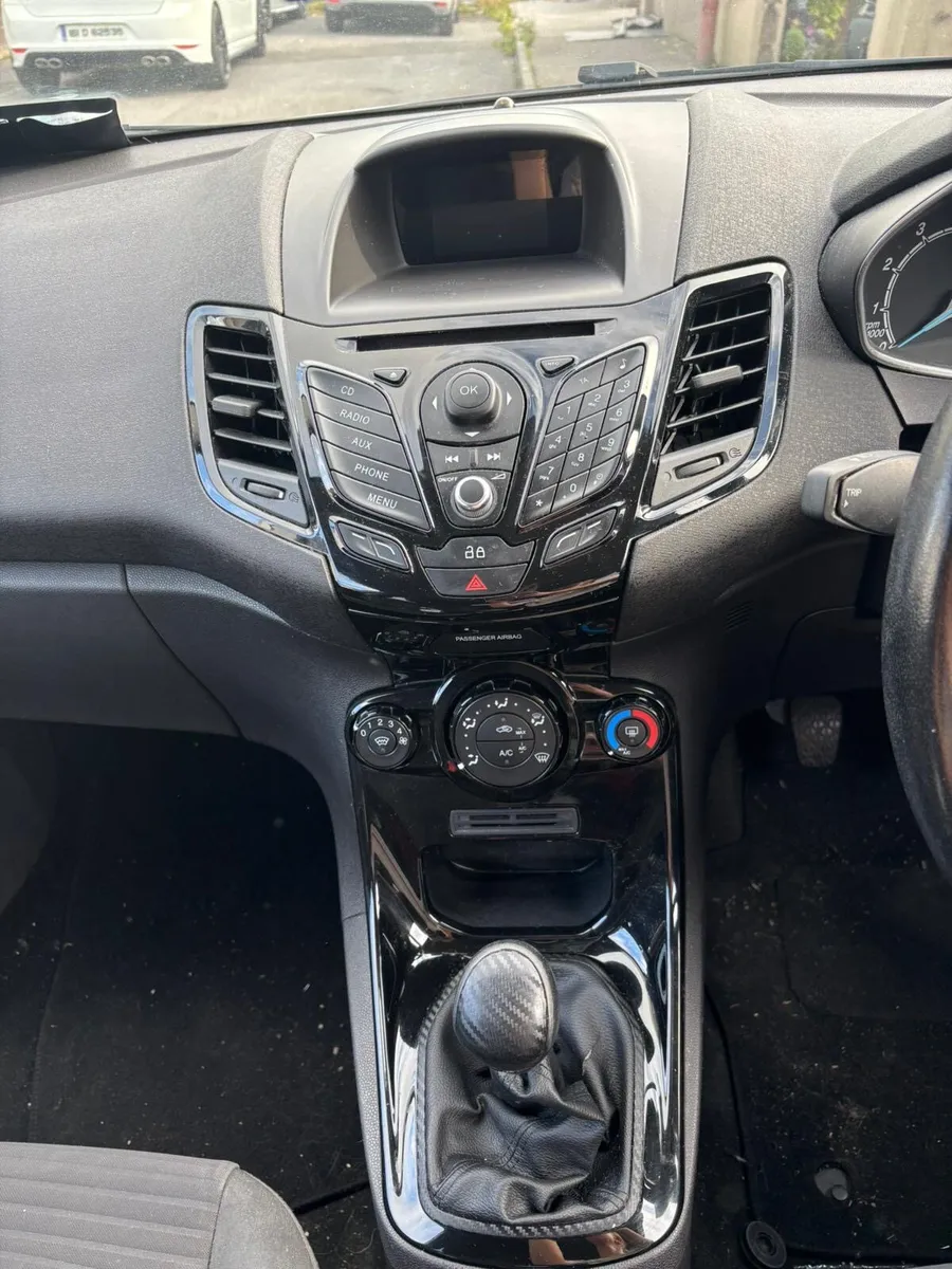 2015 Ford Fiesta 1.2L petrol - Image 4