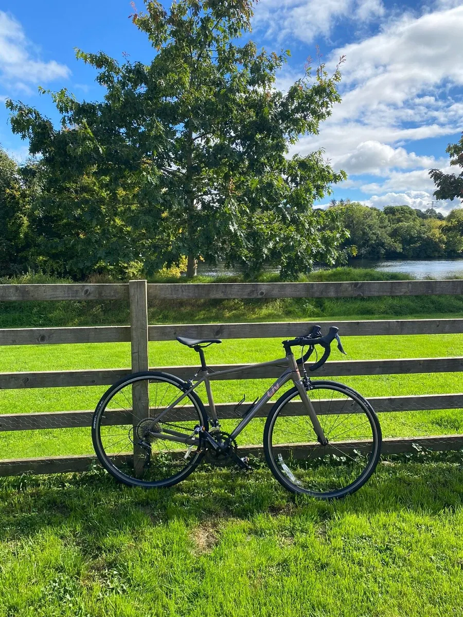 Giant Liv Womens Road Bike - Image 3