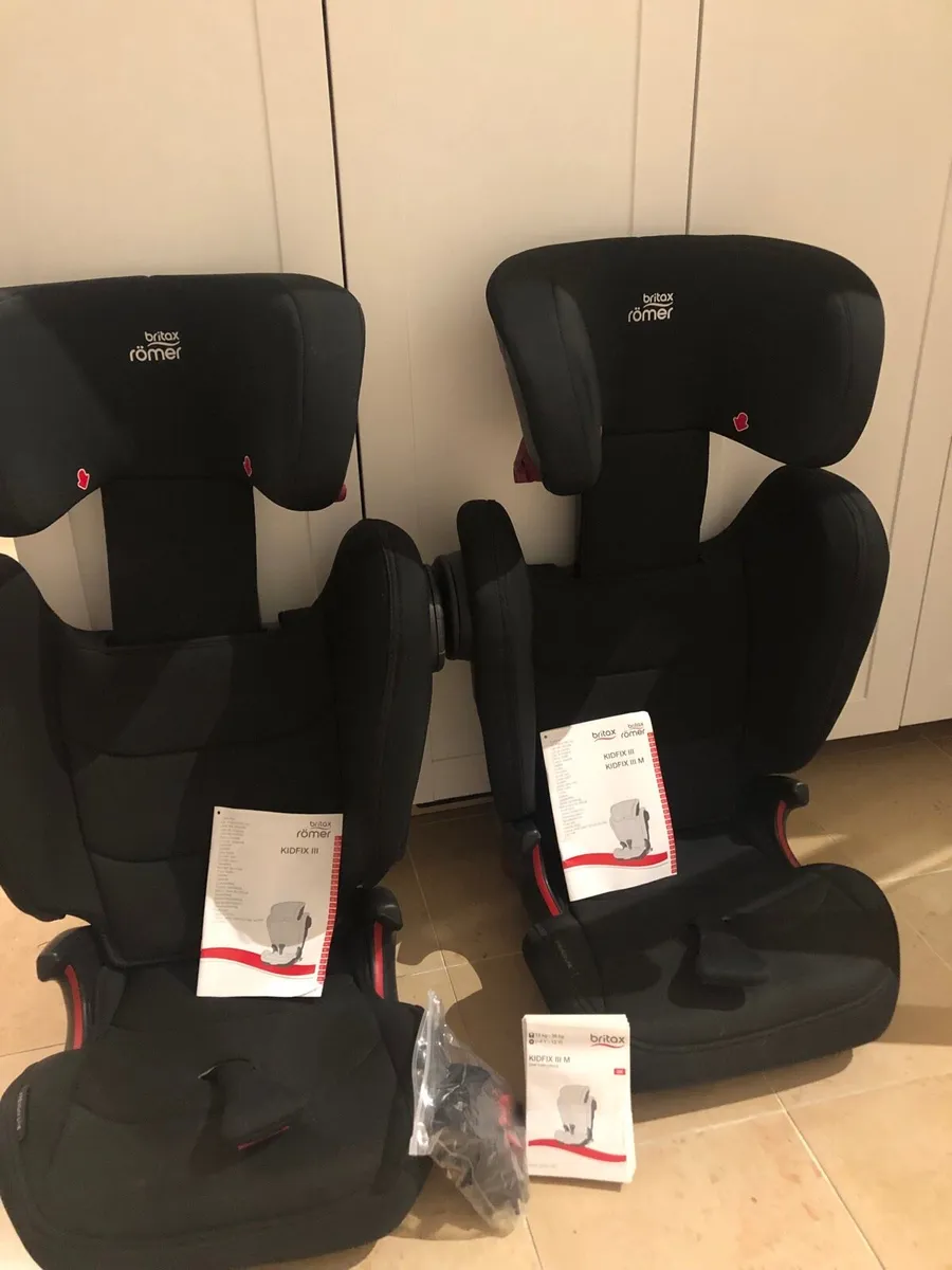 2 x Britax Romer KIDFIX III Kids car seat - Image 1