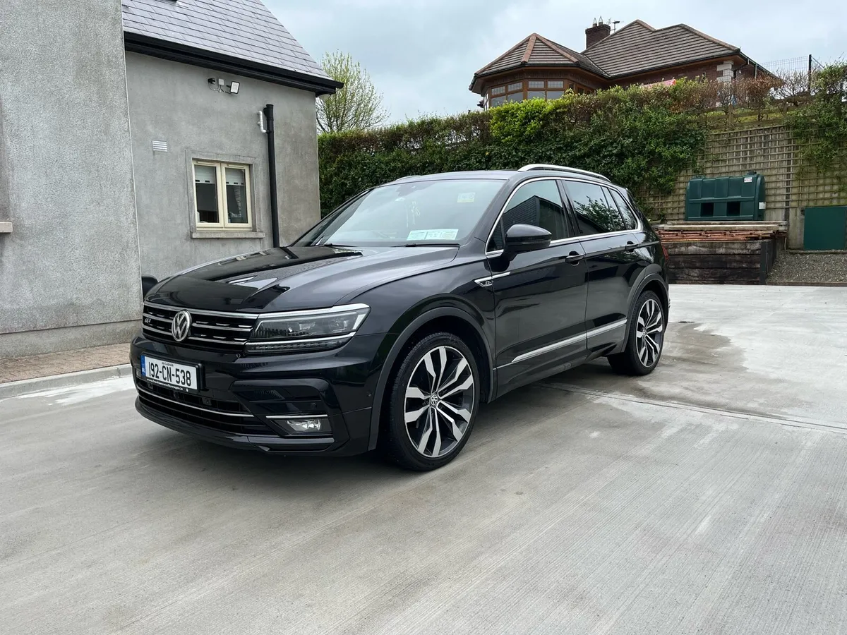 Volkswagen Tiguan R-Line 4MOTION - Image 3
