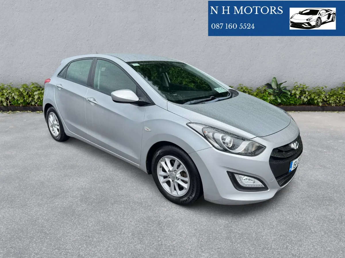 Hyundai i30 2015 CRDi 1.7 DIESEL DELUXE - Image 1