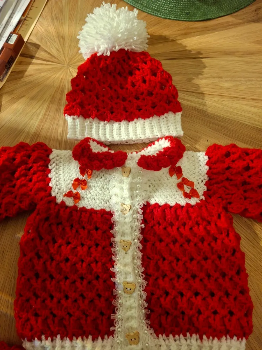Hand crocheted baby set - Image 1
