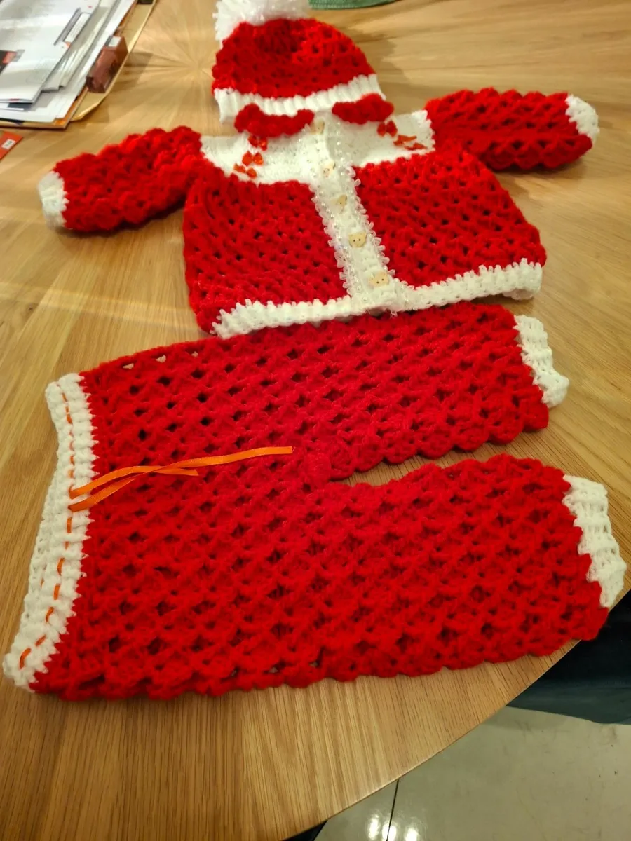 Hand crocheted baby set - Image 3