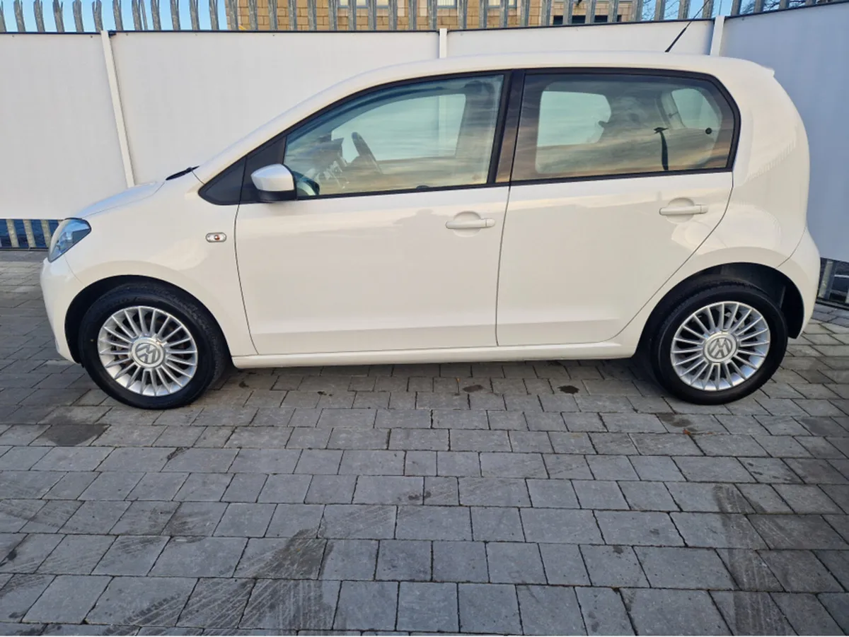 Volkswagen up! 1.0 PETROL AUTO - Image 4
