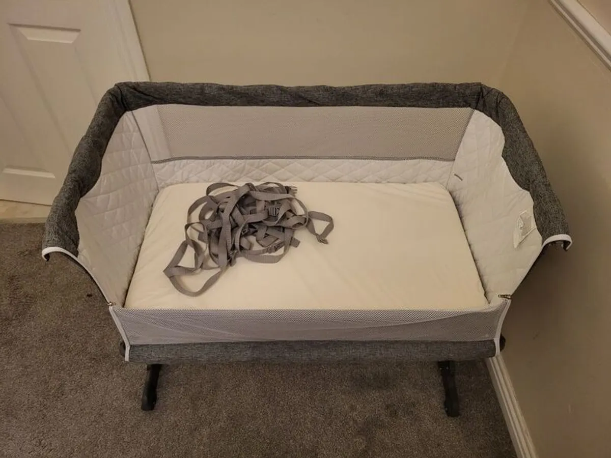 Co Sleeper - Image 1