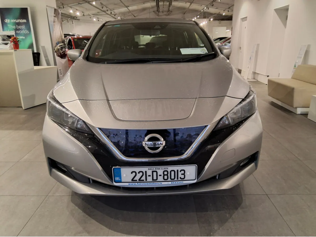 Nissan Leaf SV 40KW- Very Low kms - 1 Owner - Batt - Image 3