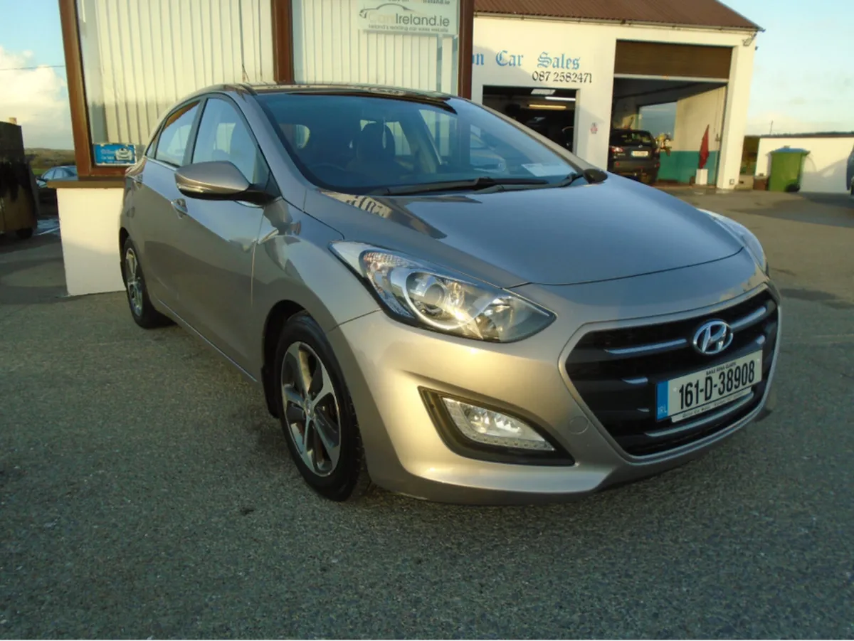 Hyundai i30 1.6 DELUXE 5DR - Image 2