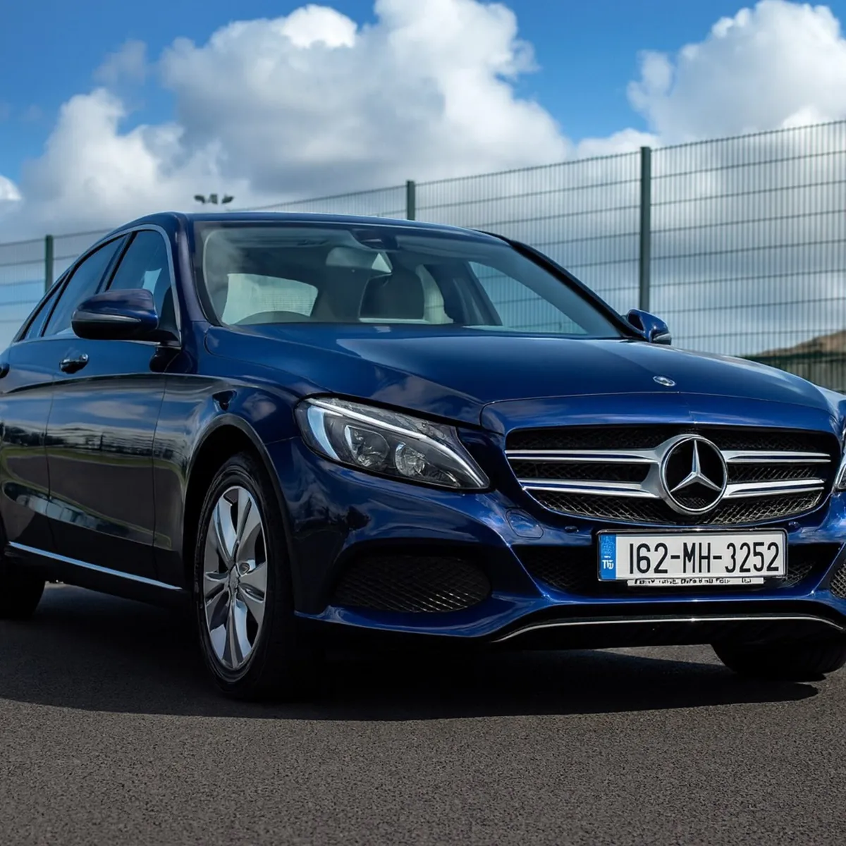 Mercedes C350 e Hybrid - Image 1