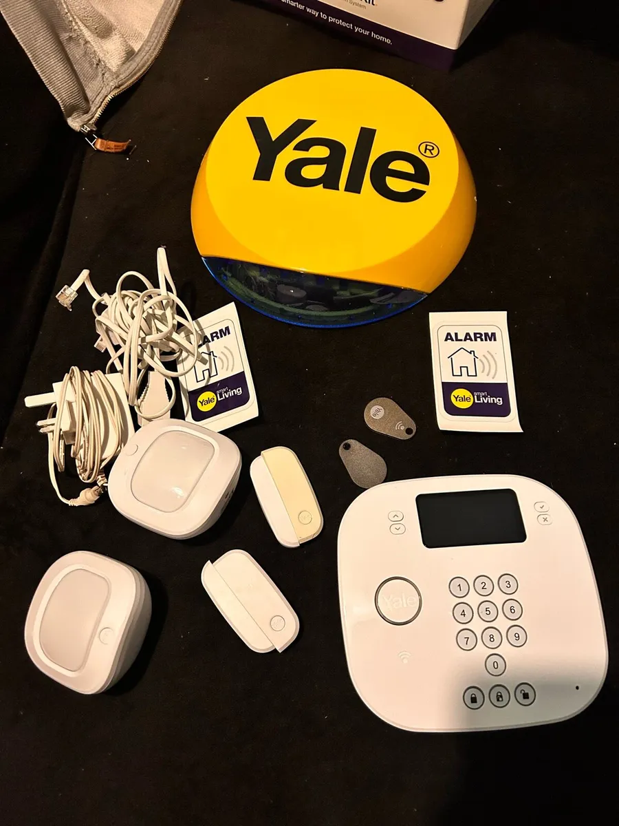 Yale Smart Living Intruder Alarm Kit (IA-220) - Image 1