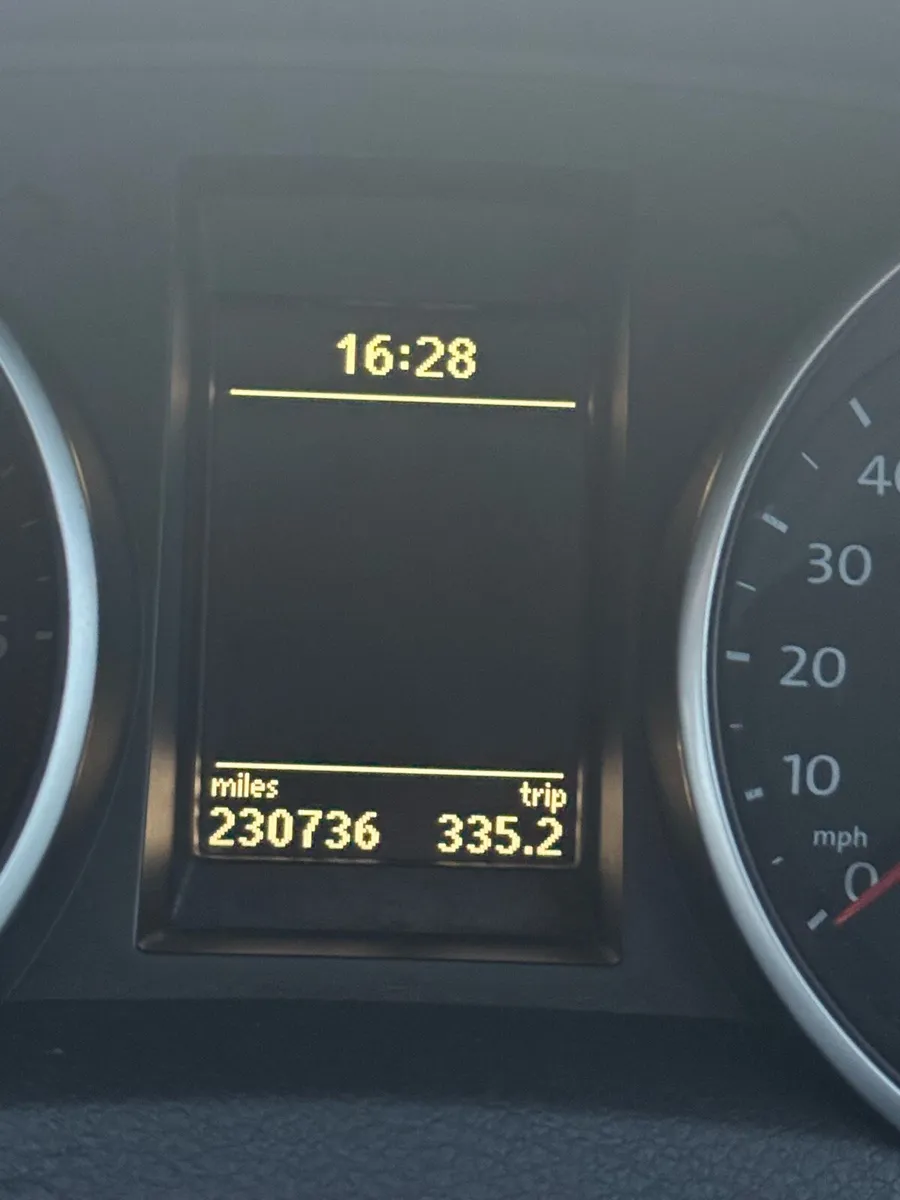 Volkswagen Golf 1.6 Litre 230k miles NCT Nov 26 - Image 2