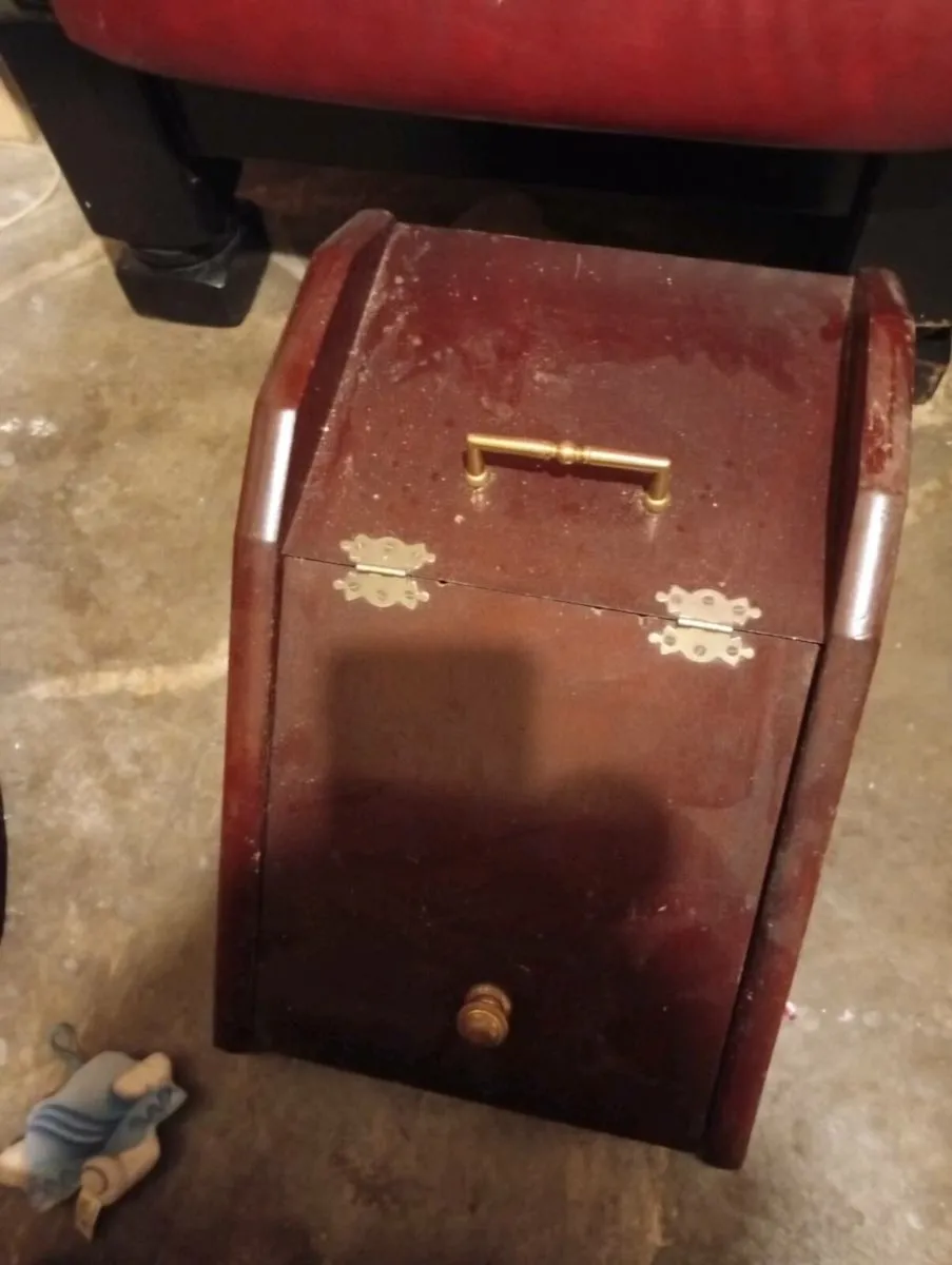 Brown coal box with metal insert, open to offers. - Image 1