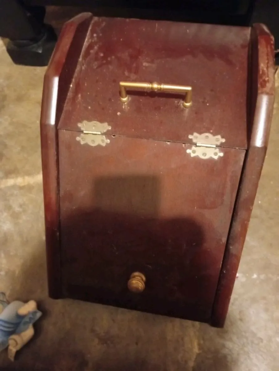 Brown coal box with metal insert, open to offers. - Image 2