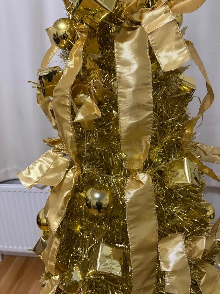 Christmas Tree- Gold pop up - Image 4
