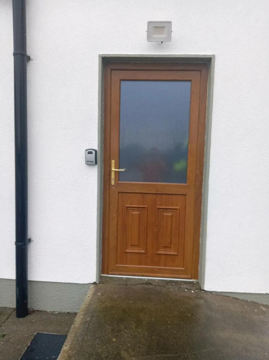 Pvc wheel access chair back door Back - Image 1