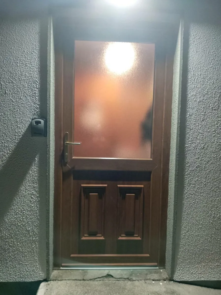 Pvc wheel access chair back door Back - Image 3