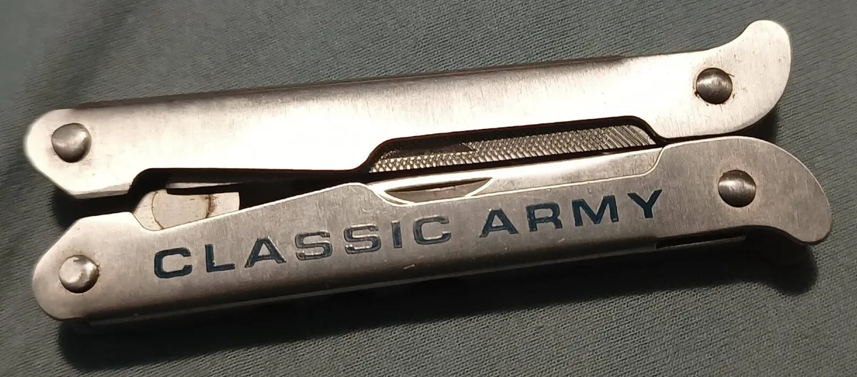 Classic Army Knife & Tools - Image 1