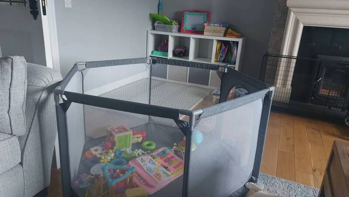 kids play pen - Image 2