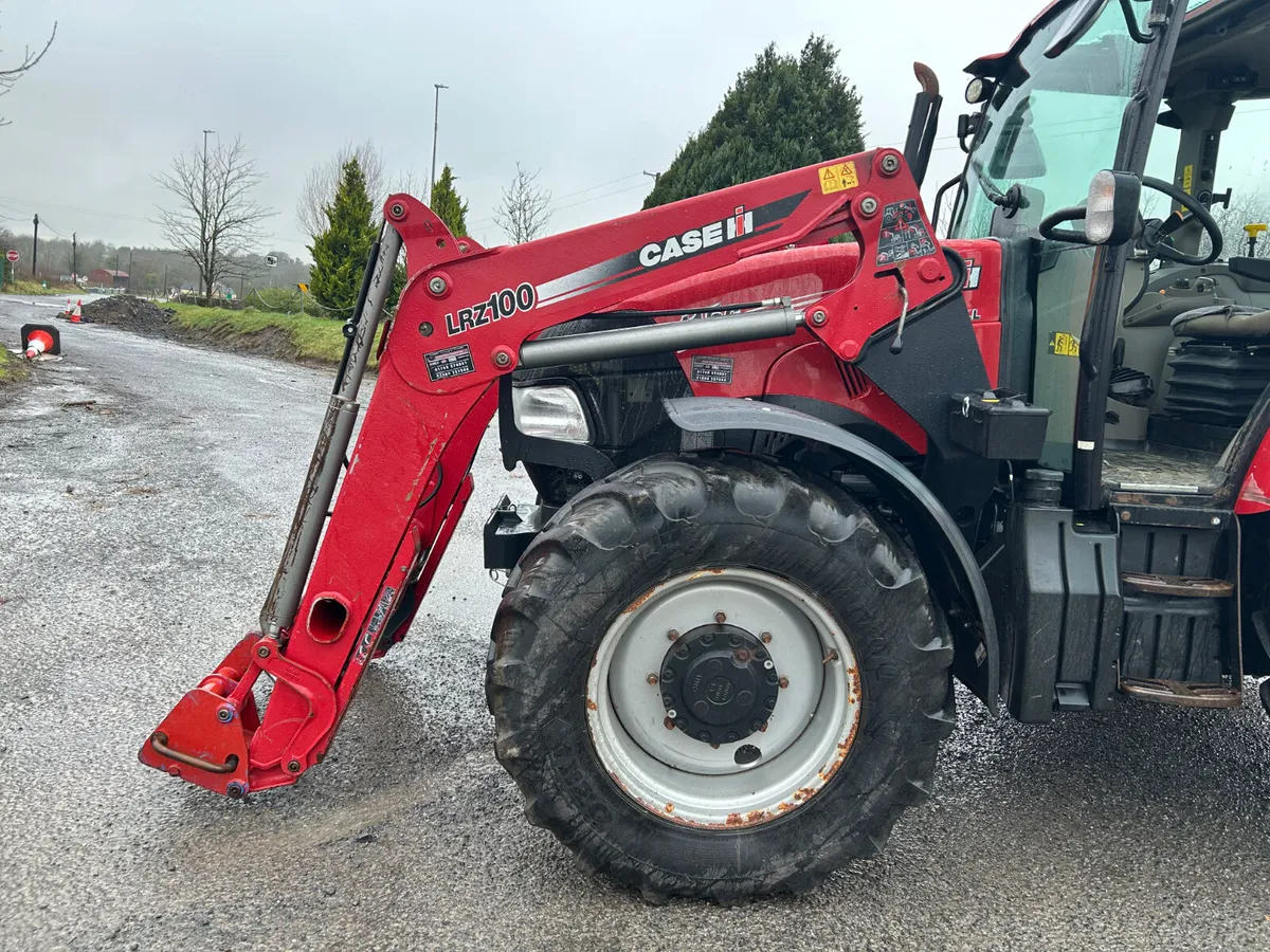 2017 Case Farmall 115C with Loader - Image 4