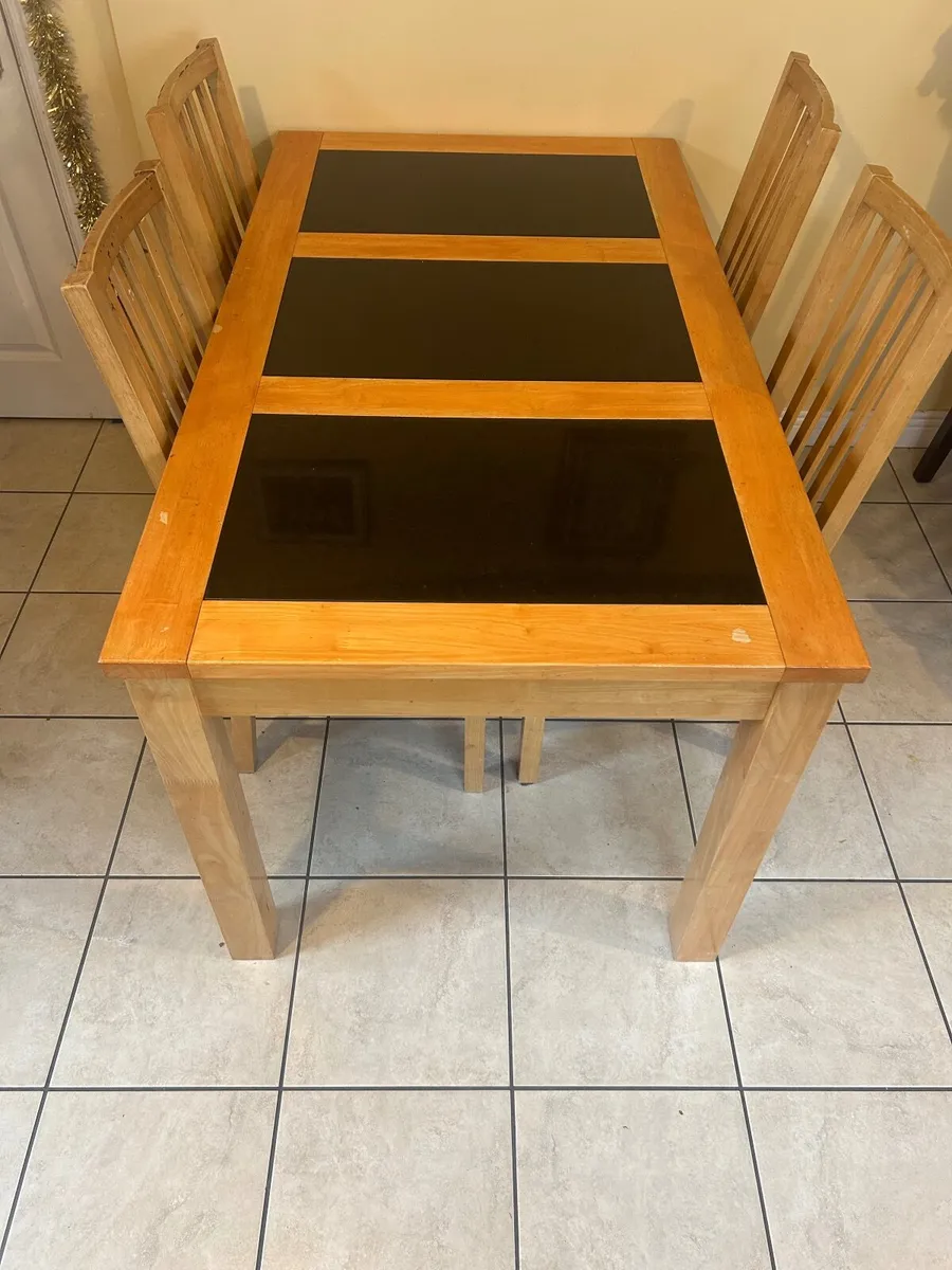 Kitchen table - Image 1