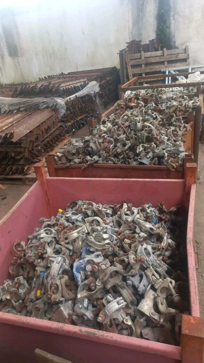 Large amount of Scaffold &Planks - Image 4