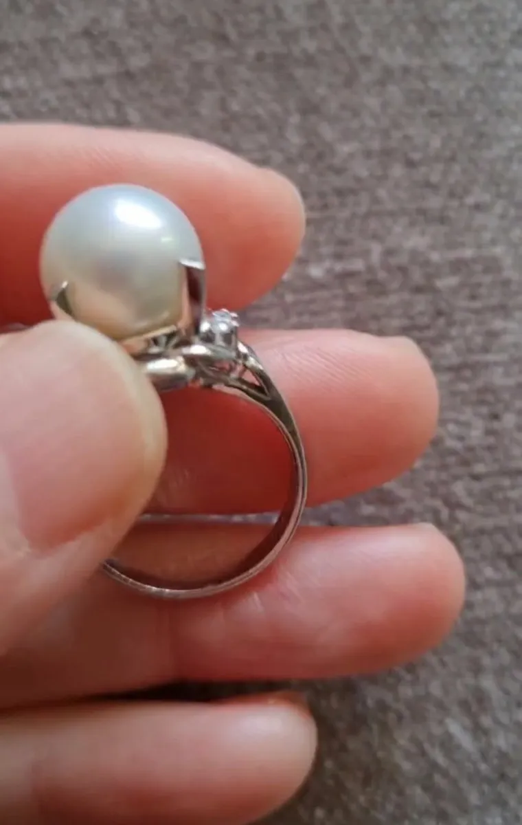 Genuine Platinum Saltwater Pearl Ring - Image 2