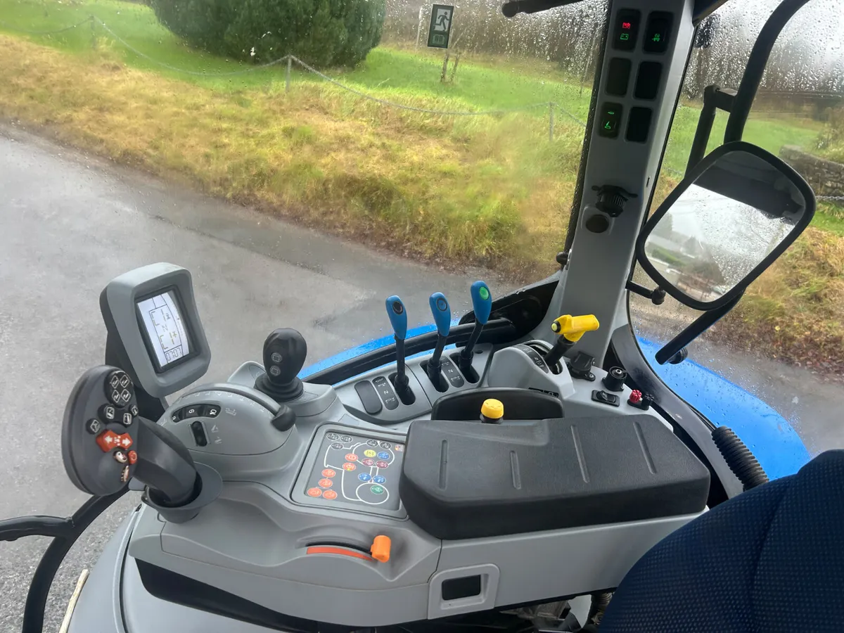 2021 New Holland T5-120 - Image 4