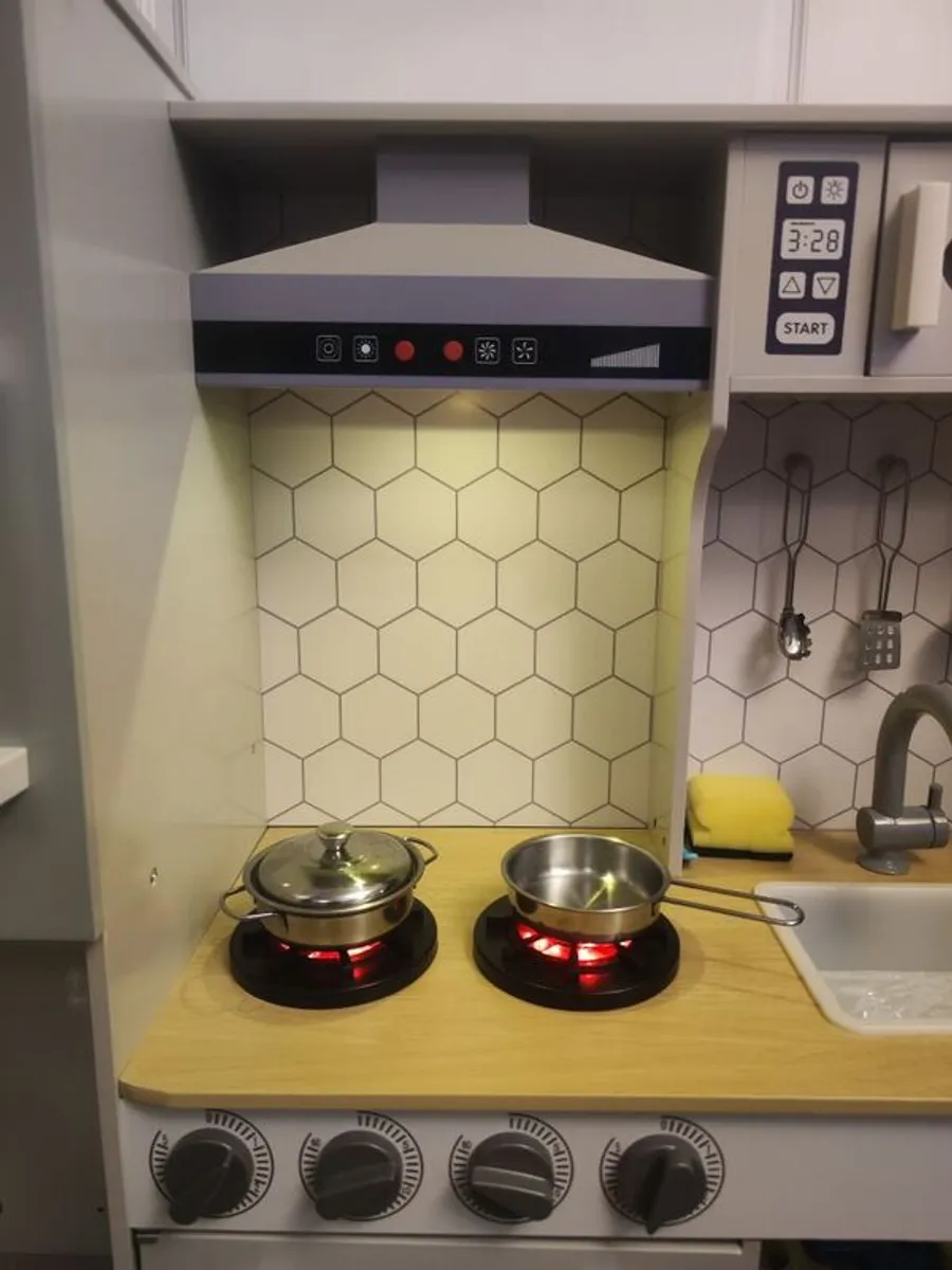 toy kitchen and play food - Image 2