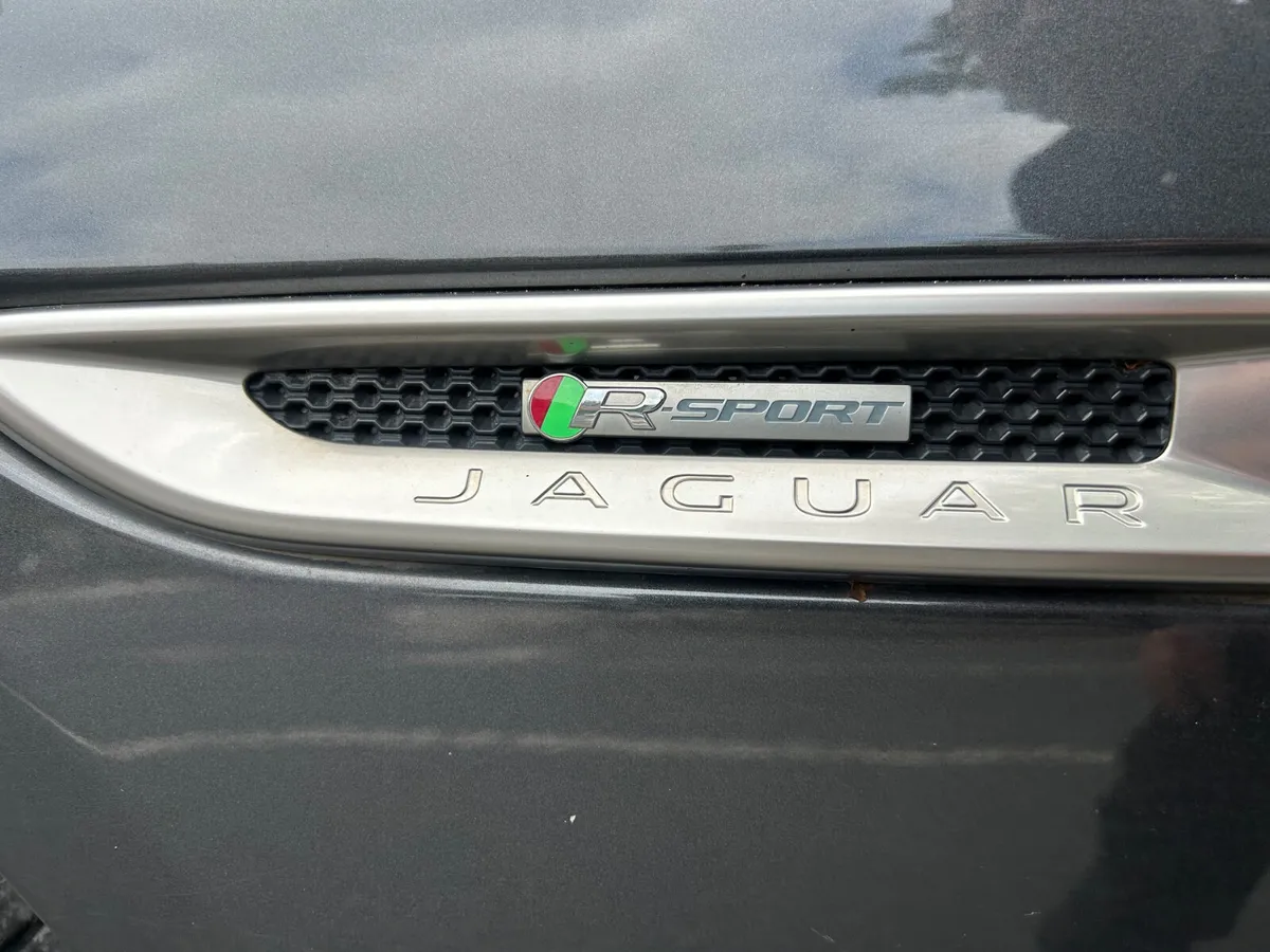 2016 JAGUAR XF R SPORT ONLY 43,000 MILES - Image 4