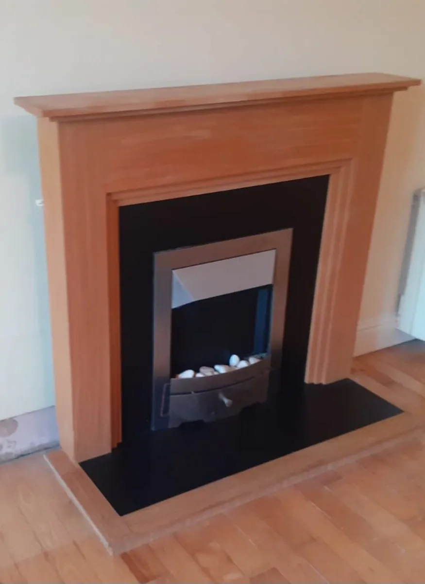 Fireplace with electric fire - Image 3