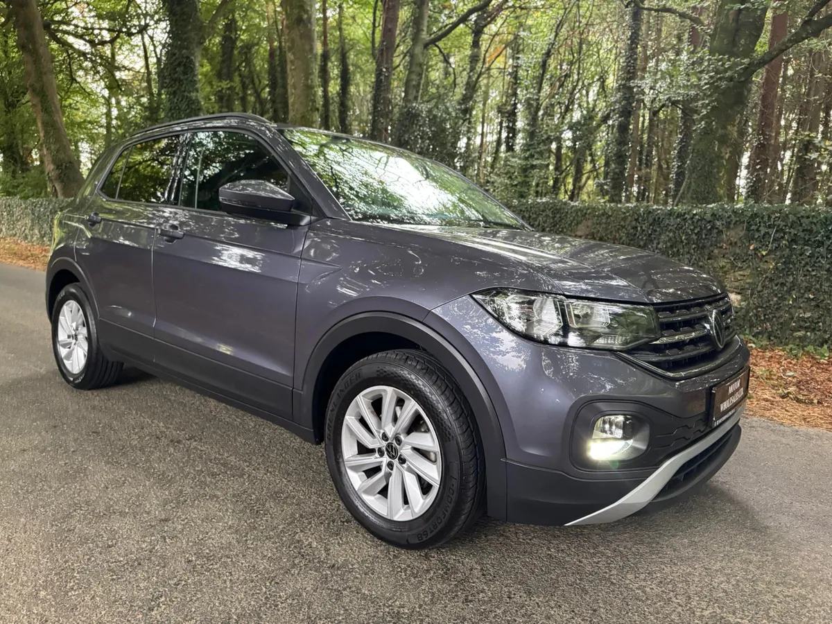 232 VW T CROSS 1.0 TSI LIFE ZENITH GREY - Image 1