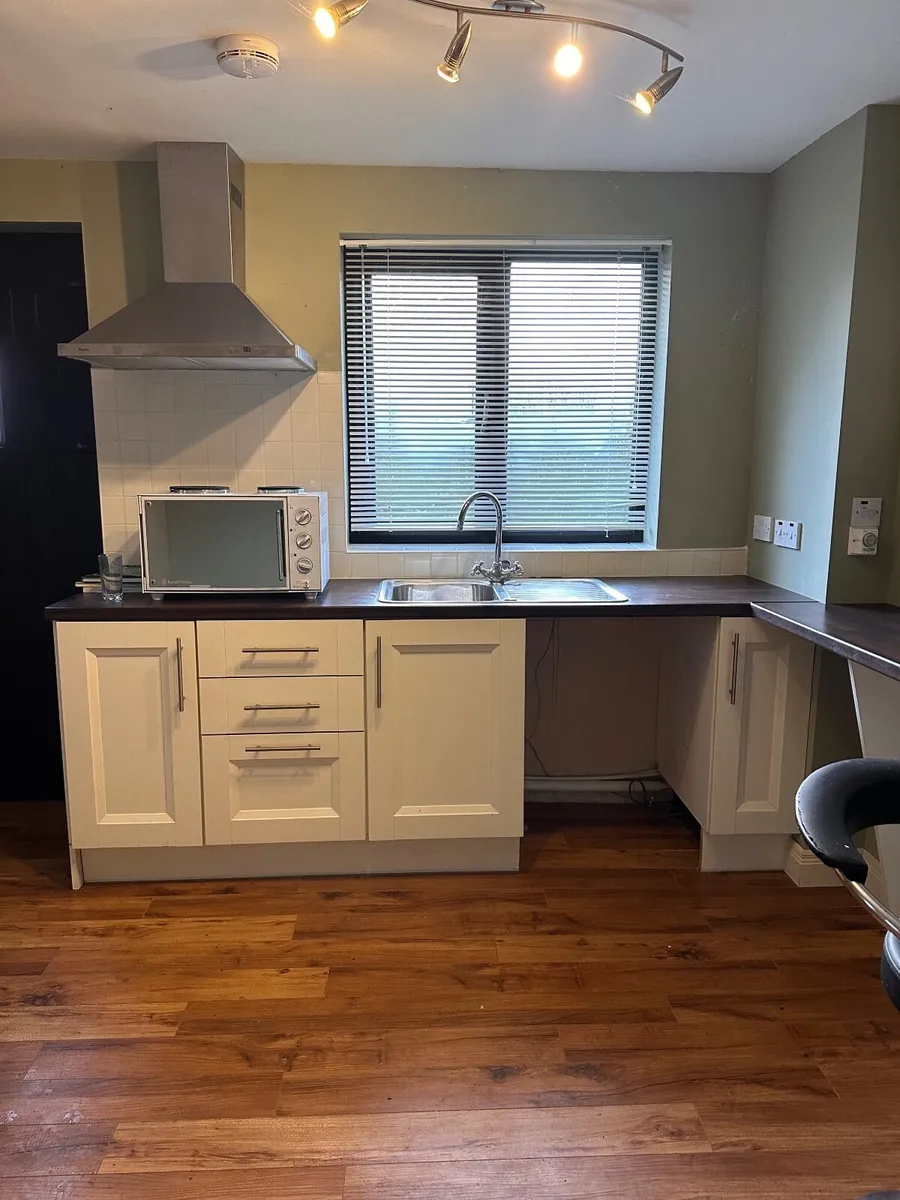 Small kitchen - Image 1