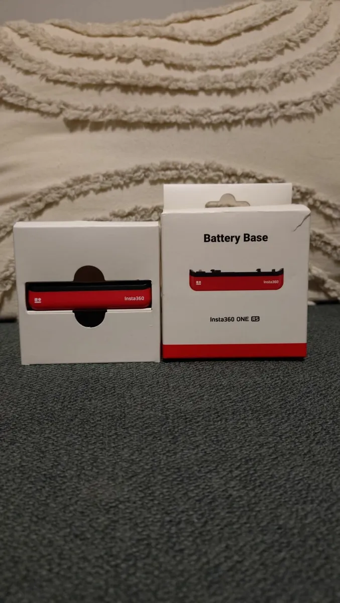 Insta 360 one rs battery base - Image 2