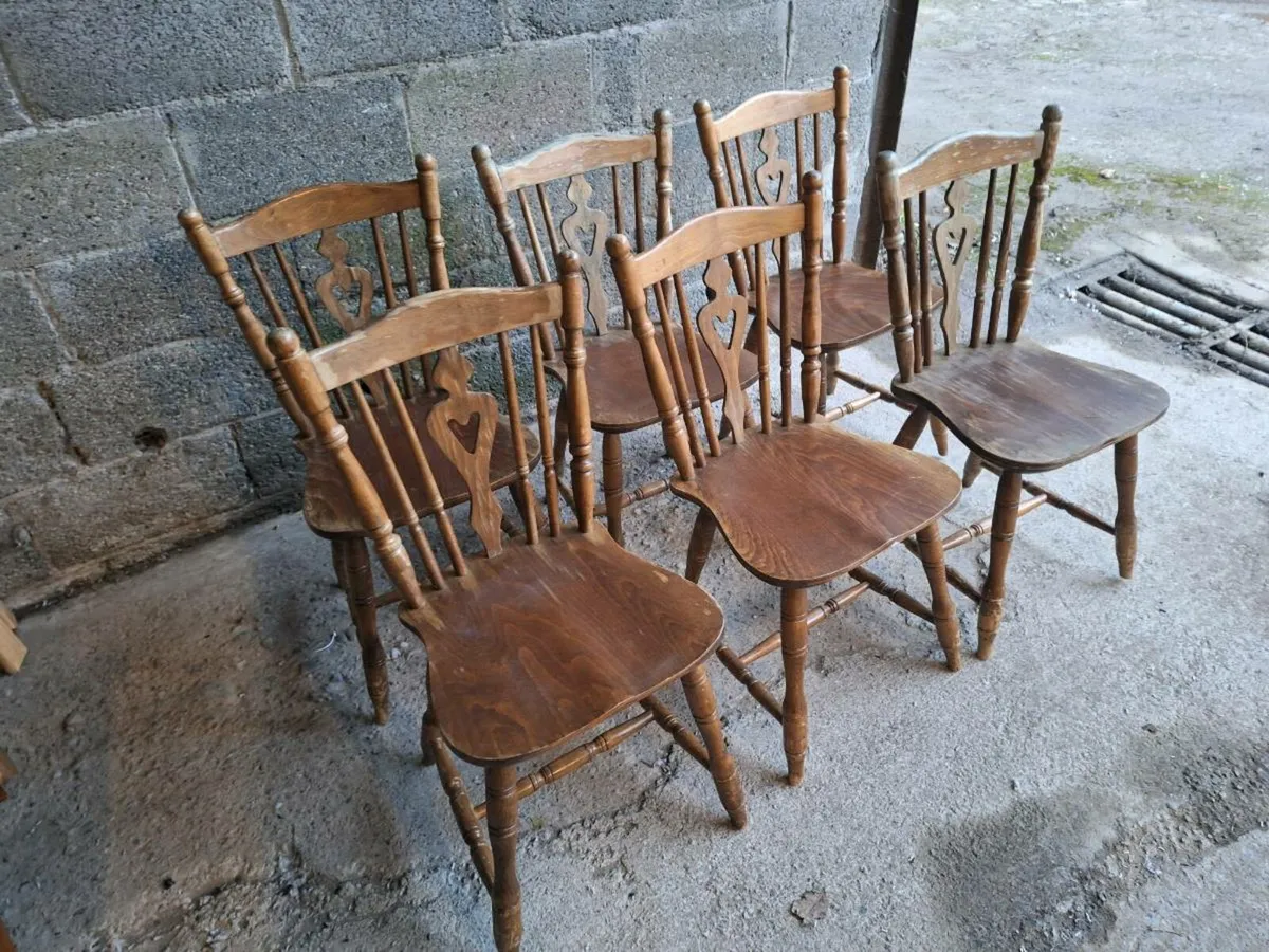 6 solid pine chairs for restoration (DELIVERY) - Image 3