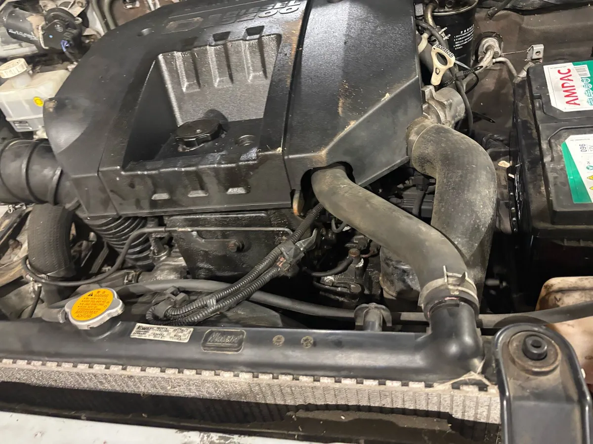 Mitsubishi Pajero Engine - Image 2