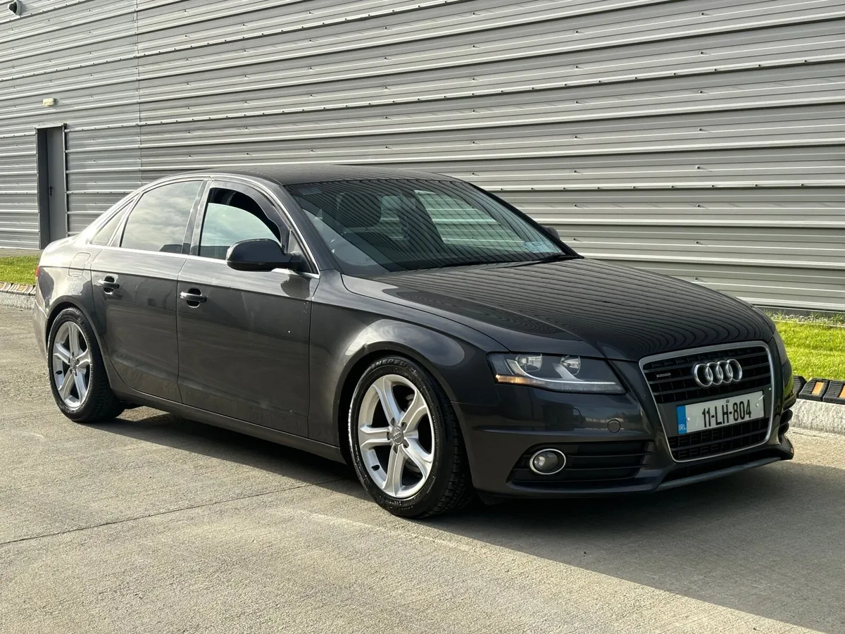 Audi A4 2.0 TDI TECKNIK 2011 - Image 1