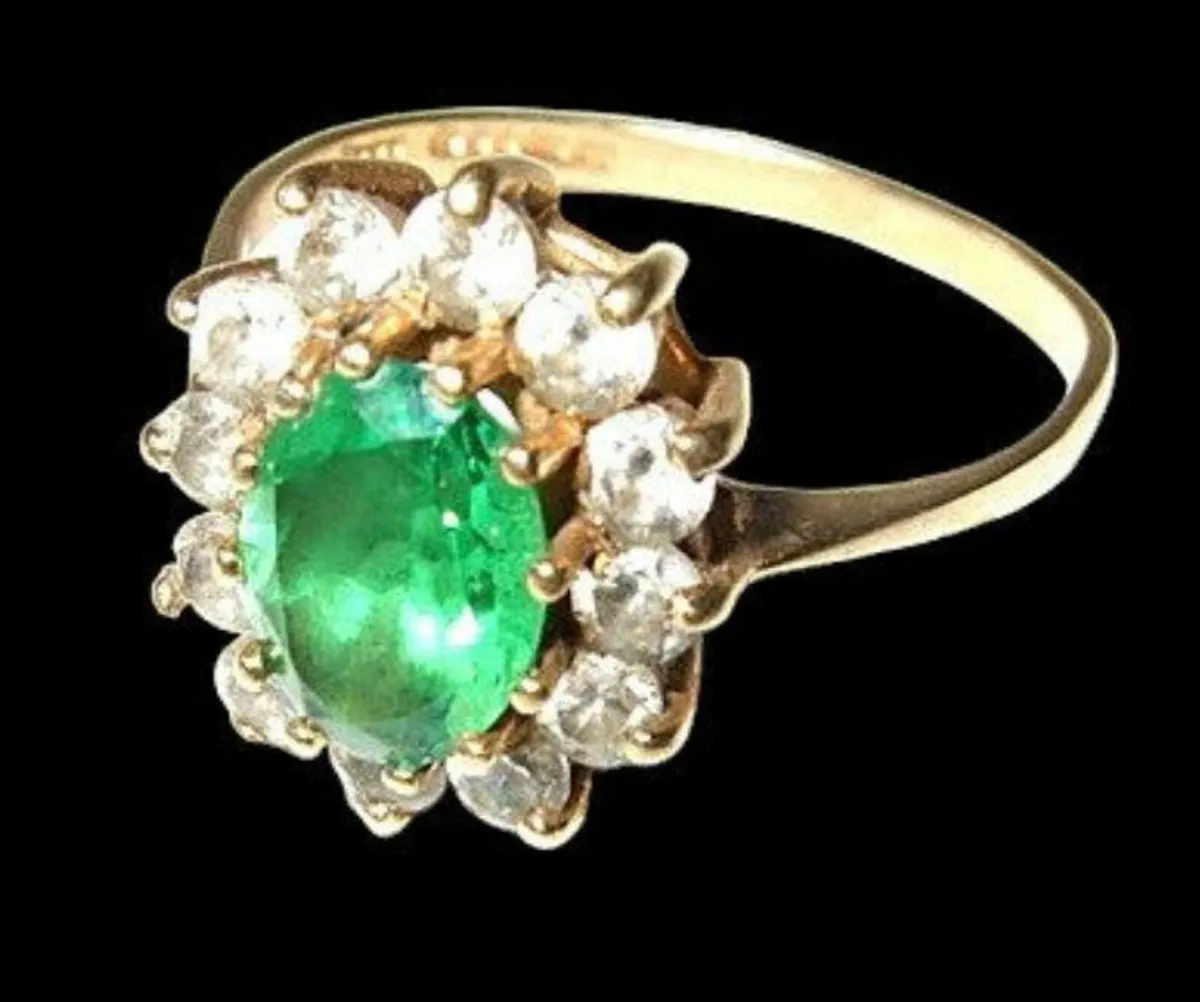 Vintage Hallmarked 14ct Gold Cluster - Image 2