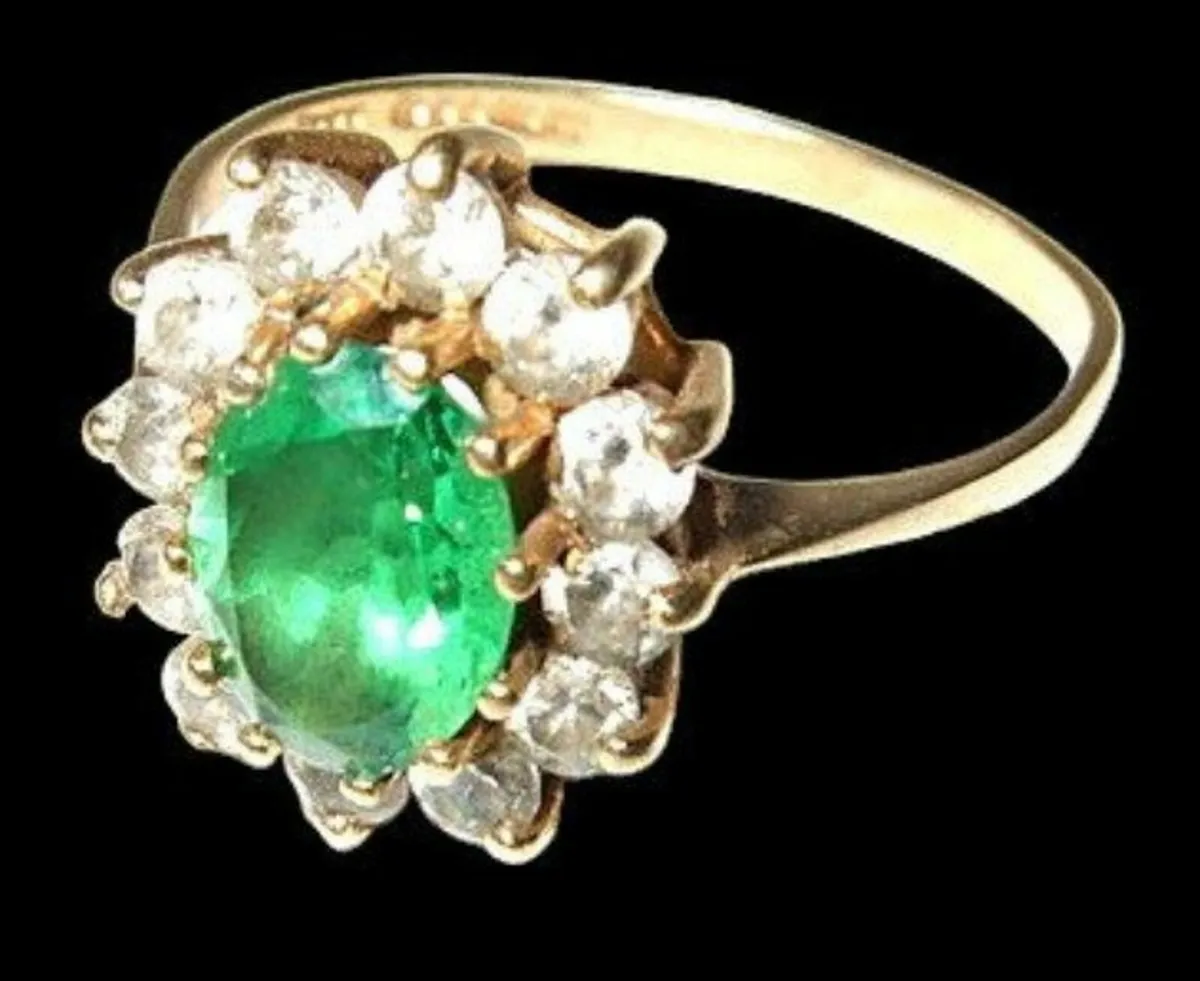 Vintage Hallmarked 14ct Gold Cluster - Image 3