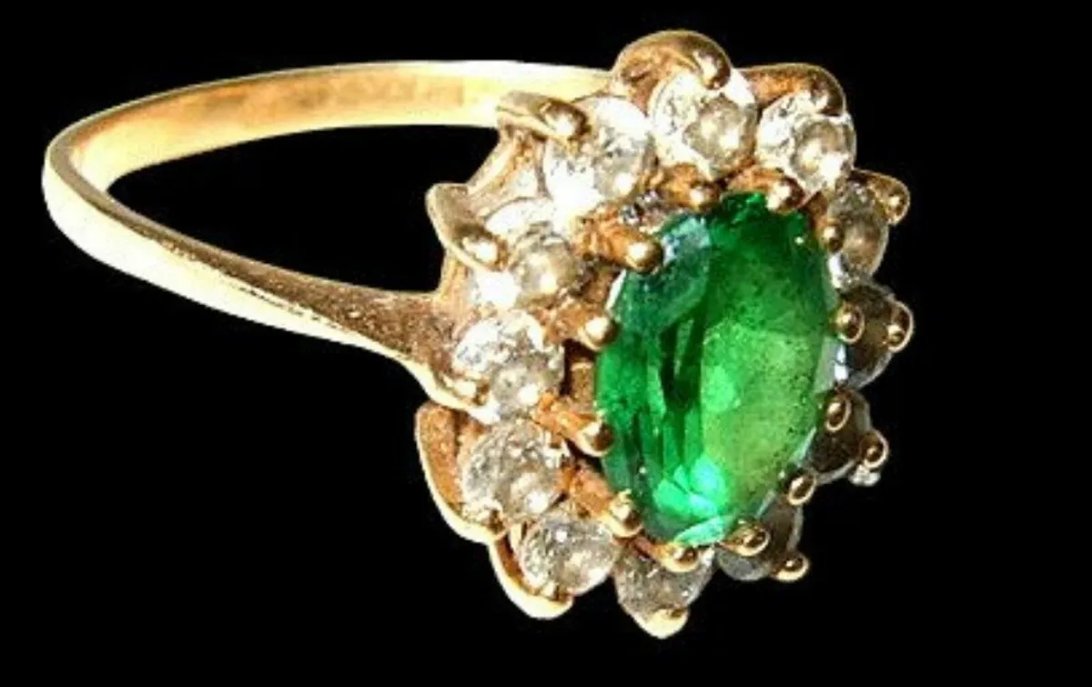 Vintage Hallmarked 14ct Gold Cluster - Image 4