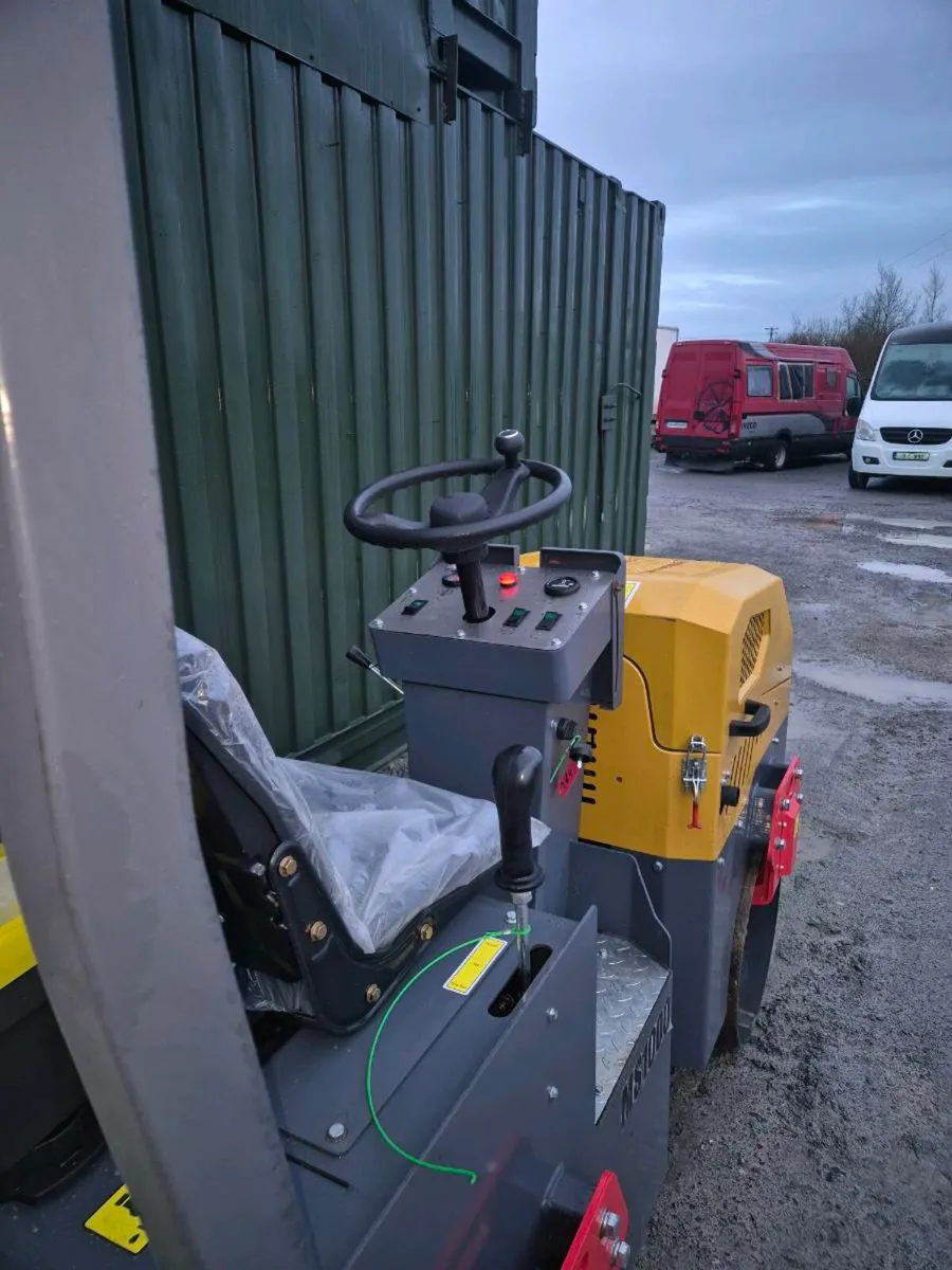 MMS vibrating  roller - Image 4