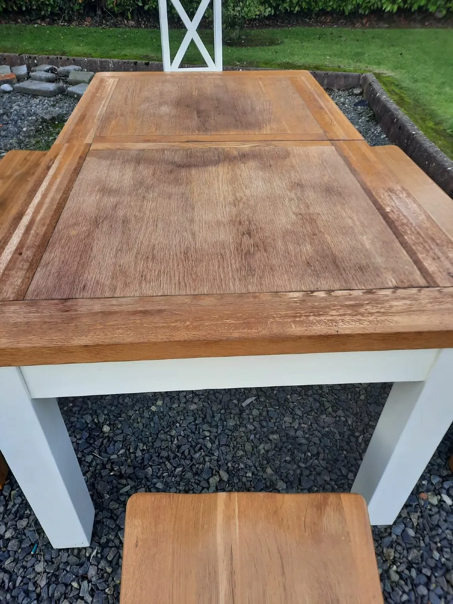 Large table - Image 1