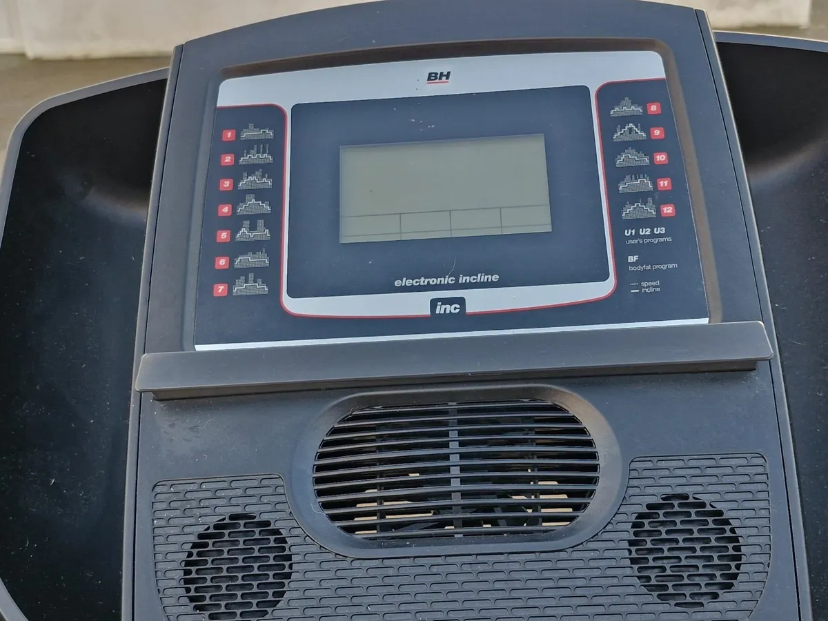 B H Pioneer Treadmill R3 - Image 3