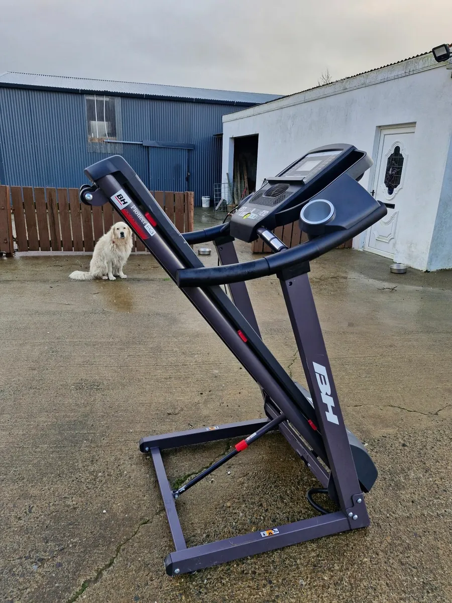 B H Pioneer Treadmill R3 - Image 4