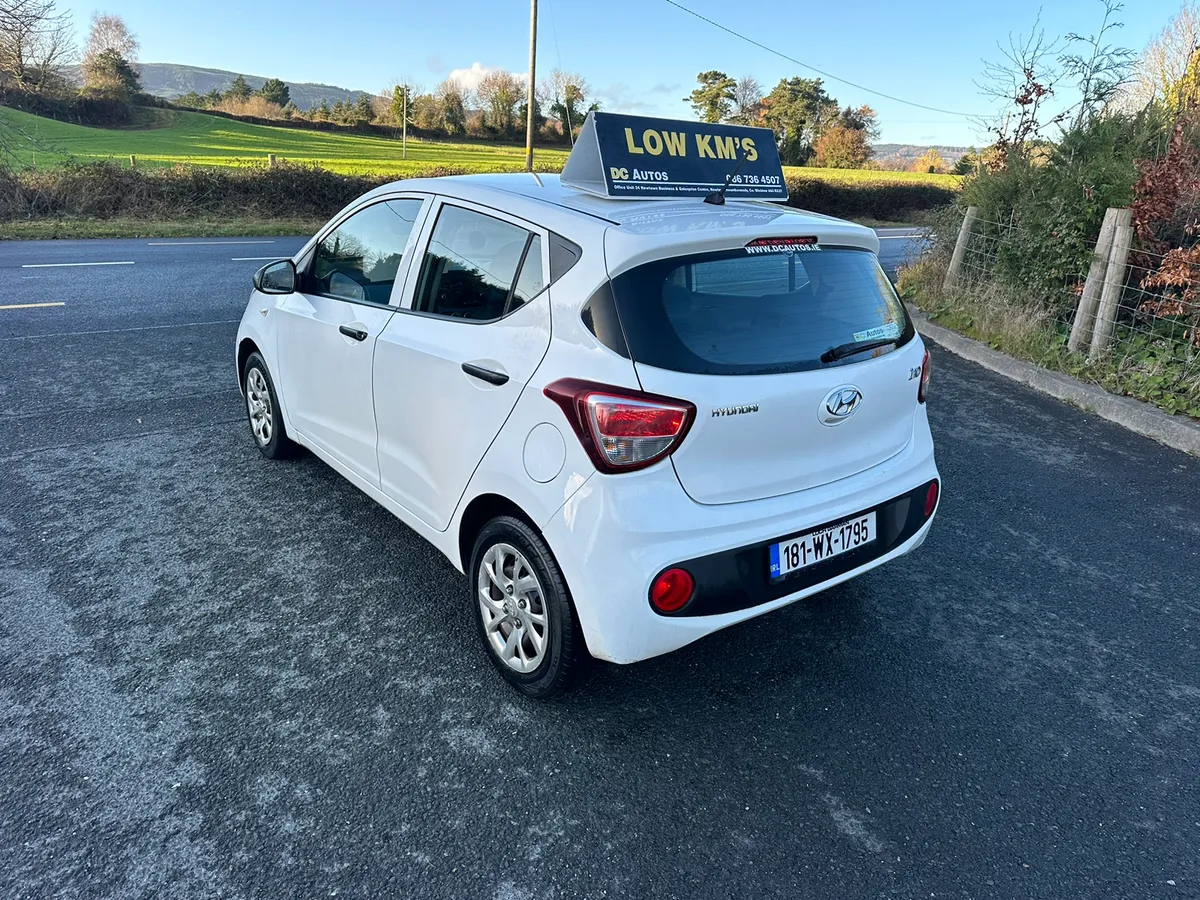 18 HYUNDAI i10 - Image 3