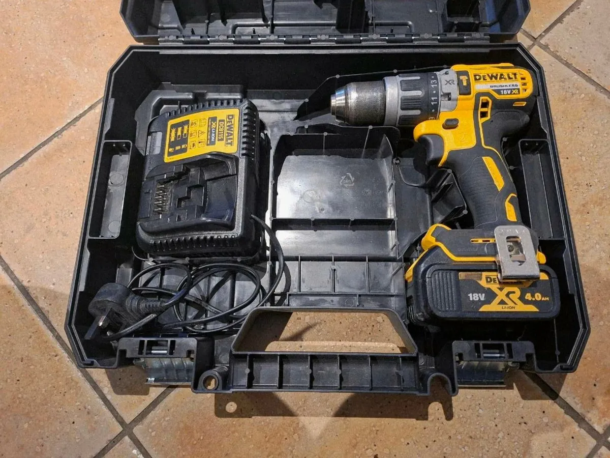 Dewalt 18v XR Combi Drill