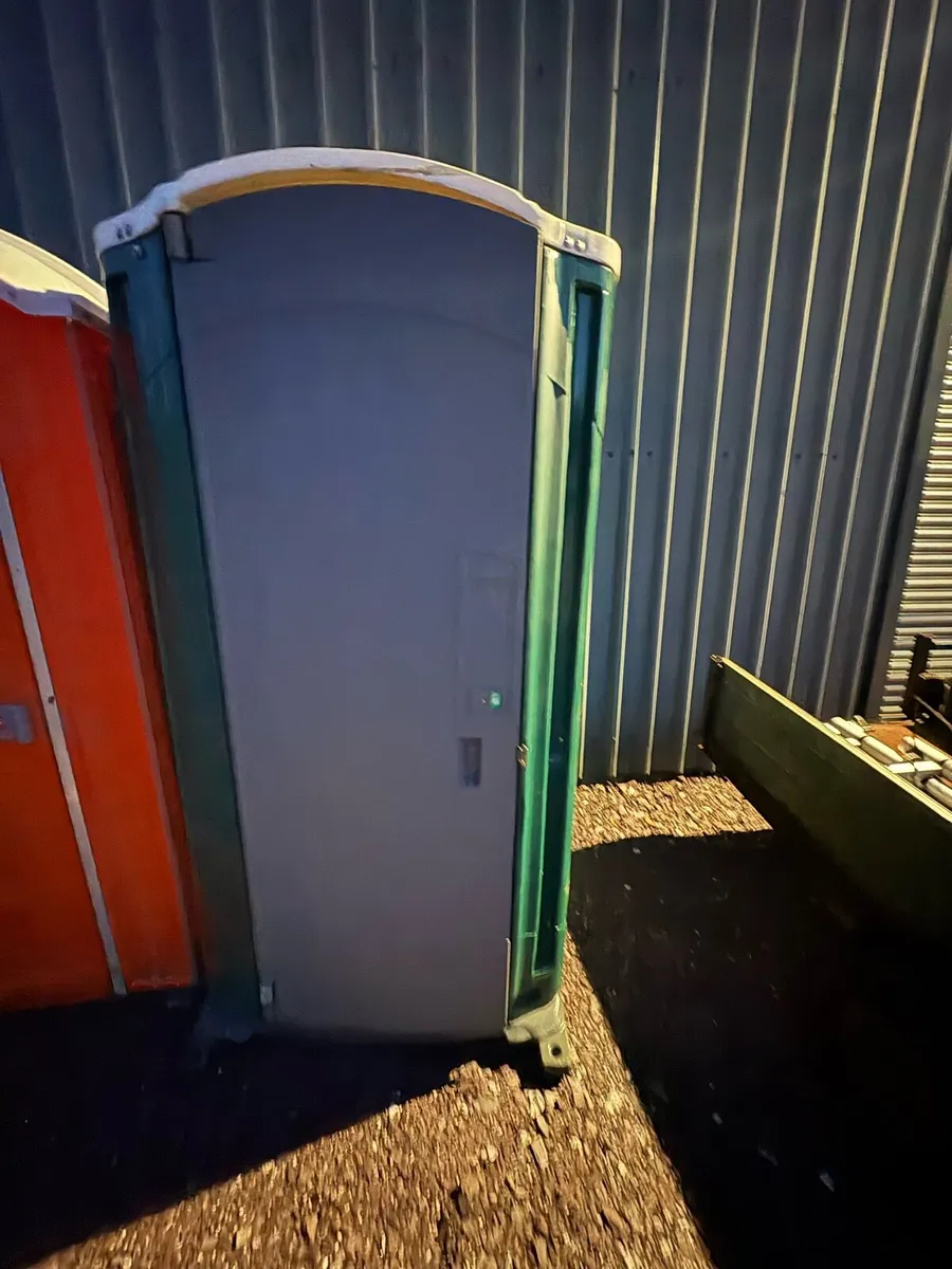 Toilet Block Porta Loos - Image 4