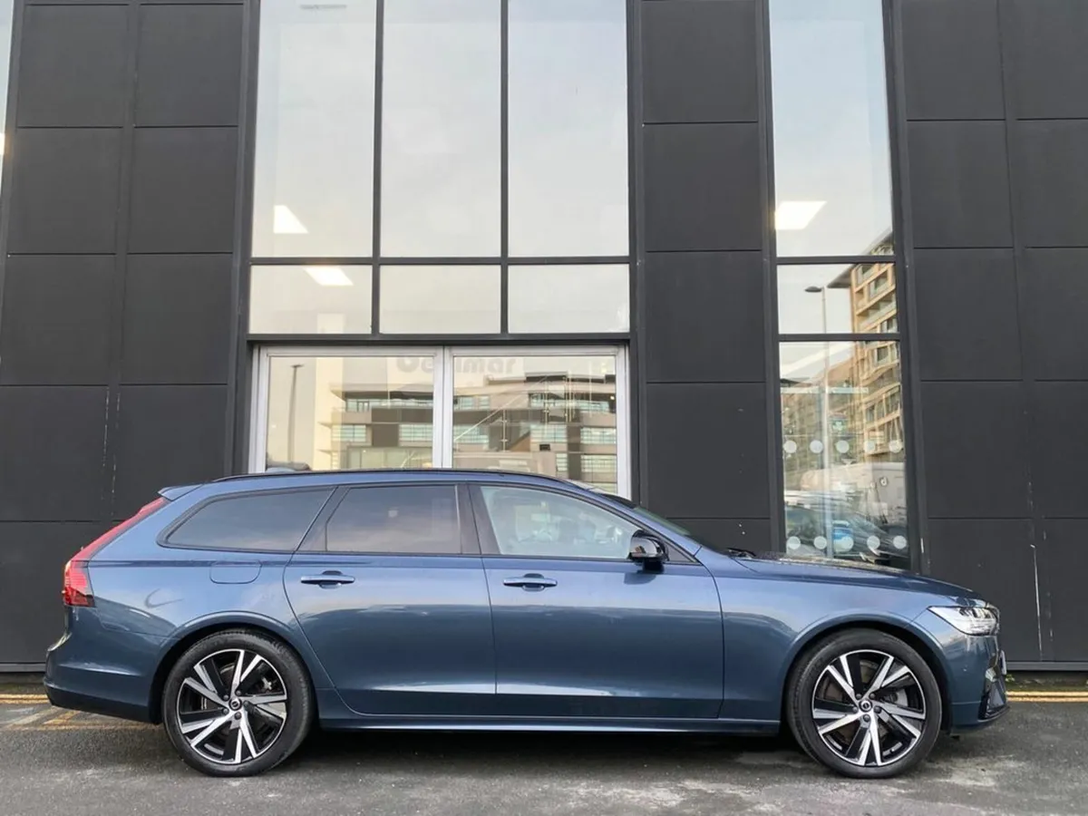 Volvo V90 T6 Dark Plus Recharge AWD Auto PHEV - Image 4