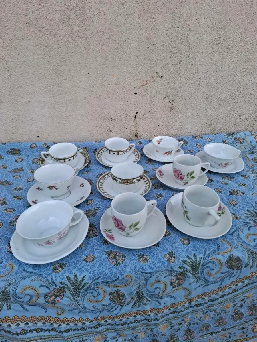 10 china tea cups and saucers postage possible - Image 2