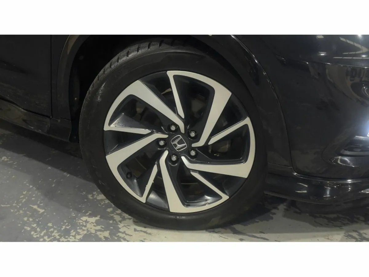 Honda Vezel RS SENSING - Image 3